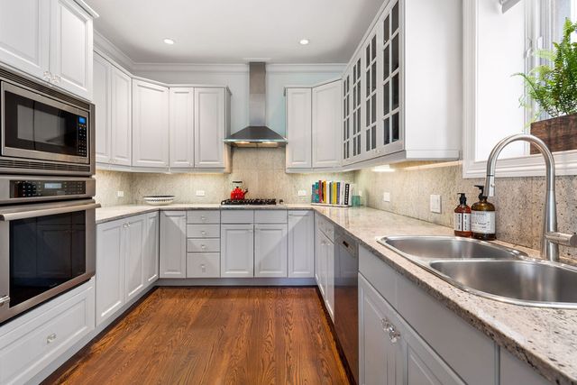 1418 N LaSalle Drive 3, Chicago, IL 60610