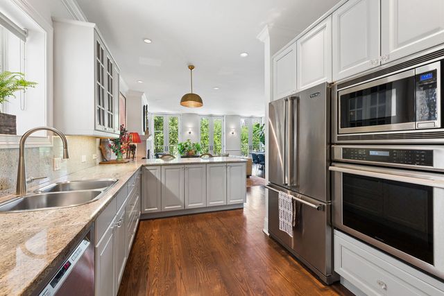1418 N LaSalle Drive 3, Chicago, IL 60610
