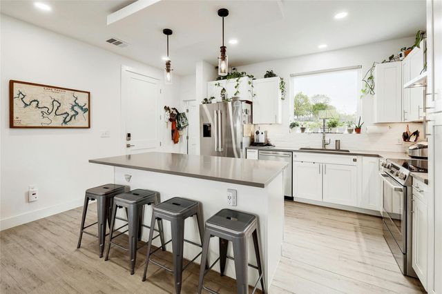 4300 Mansfield Dam CT 821, Austin, TX 78734