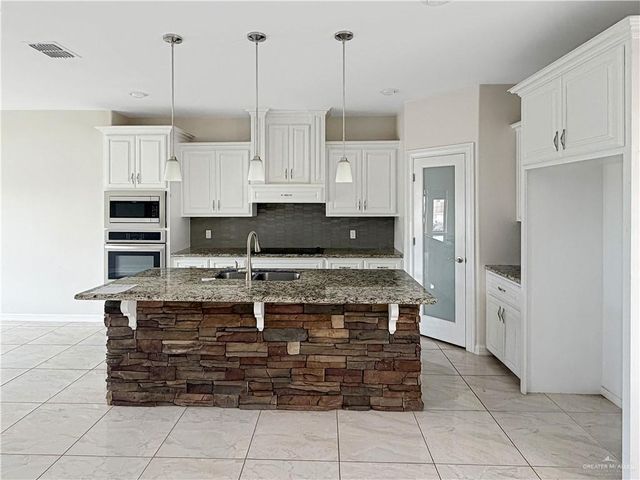 3905 Santa Cruz Street, Edinburg, TX 78542