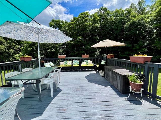 334 Greeves Road, New Hampton, NY 10958