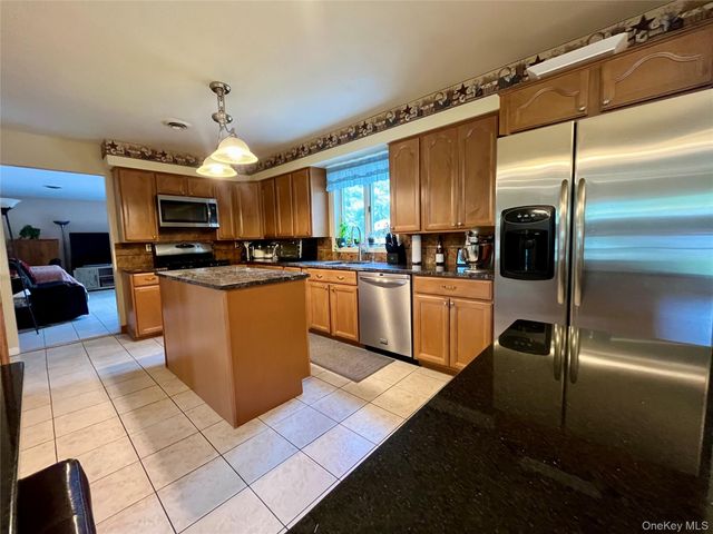 334 Greeves Road, New Hampton, NY 10958