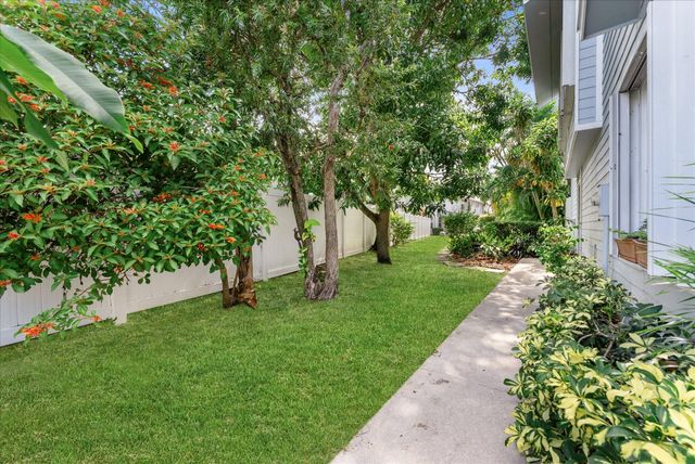 21400 Tudor Drive, Boca Raton, FL 33486
