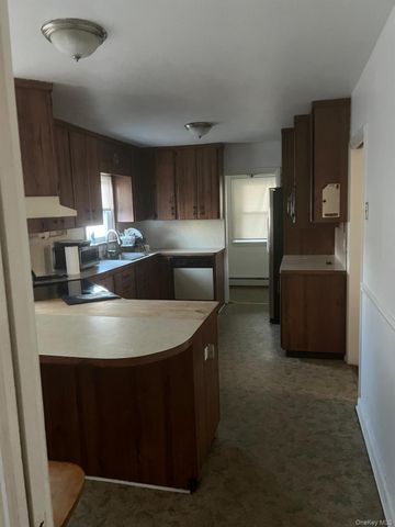 18 York Avenue, Highland Falls, NY 12701