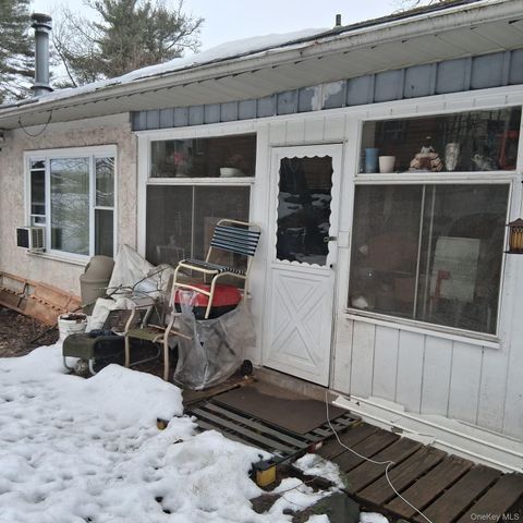 18 York Avenue, Highland Falls, NY 12701