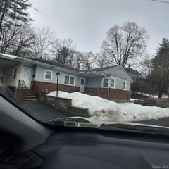 18 York Avenue, Highland Falls, NY 12701