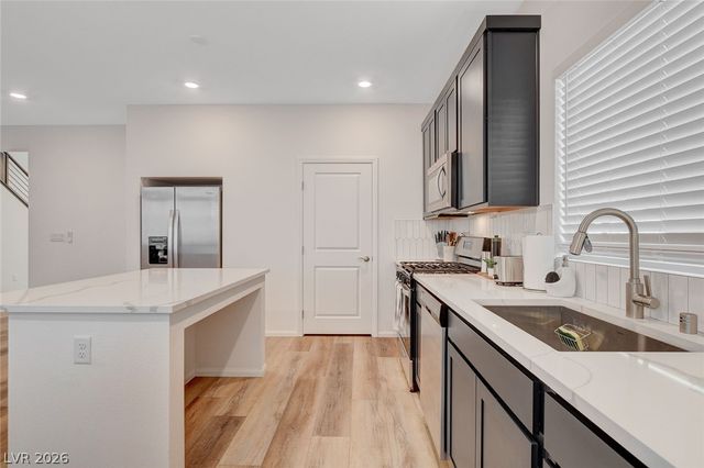 5888 Becklow Gardens Avenue, Las Vegas, NV 89141