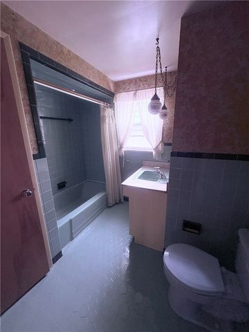 39 Standish Road, Greece, NY 14626