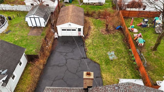 39 Standish Road, Greece, NY 14626