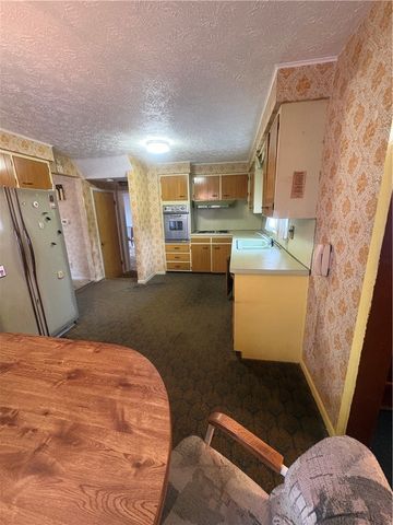 39 Standish Road, Greece, NY 14626