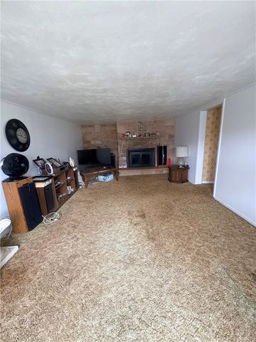 39 Standish Road, Greece, NY 14626