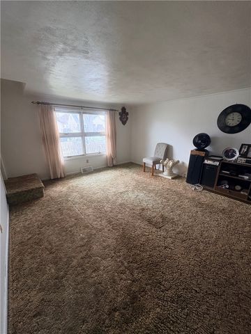 39 Standish Road, Greece, NY 14626