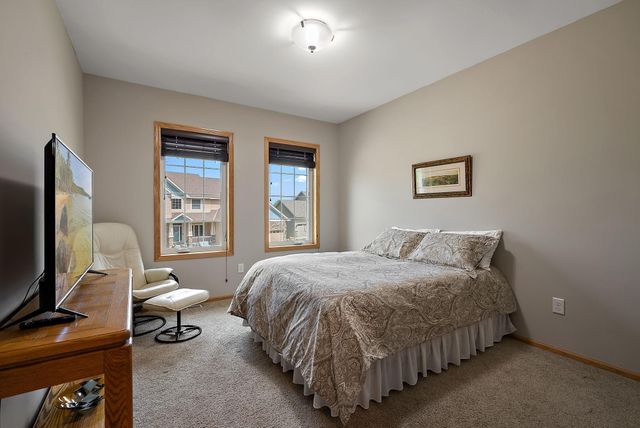 3321 Willie Drive, Burnsville, MN 55337