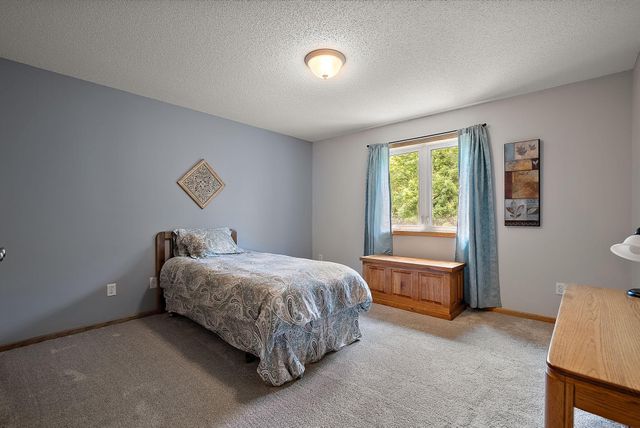 3321 Willie Drive, Burnsville, MN 55337