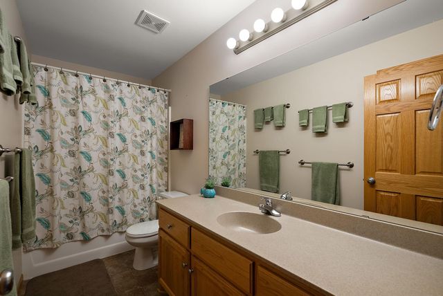 3321 Willie Drive, Burnsville, MN 55337