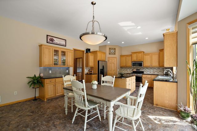 3321 Willie Drive, Burnsville, MN 55337