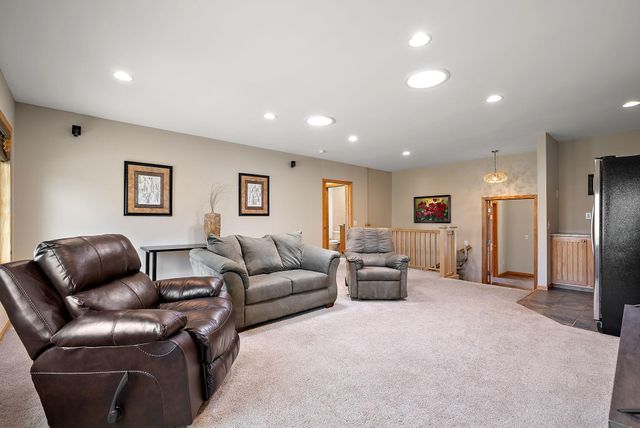 3321 Willie Drive, Burnsville, MN 55337