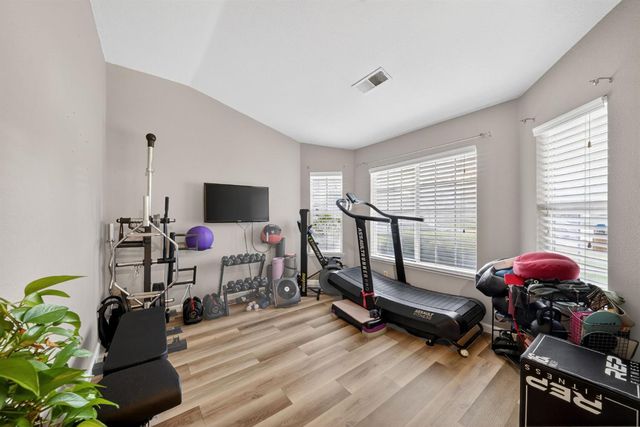 6566 N Western Avenue, Fresno, CA 93722