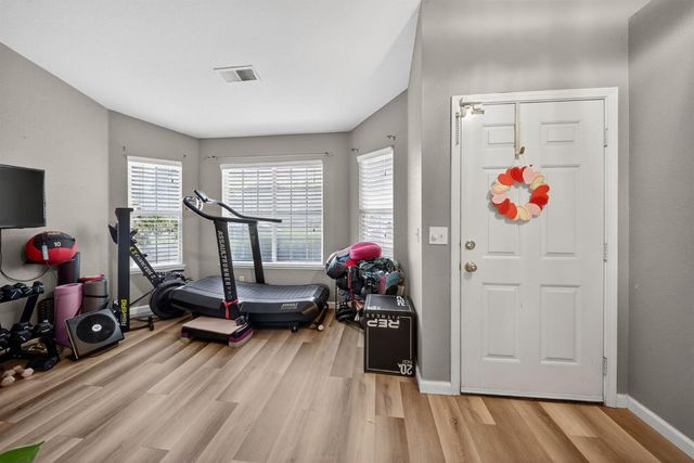 6566 N Western Avenue, Fresno, CA 93722