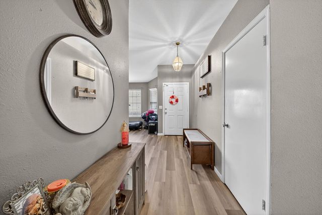 6566 N Western Avenue, Fresno, CA 93722