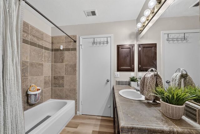 6566 N Western Avenue, Fresno, CA 93722