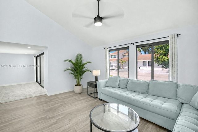 3950 SW 82nd Terrace, Davie, FL 33328