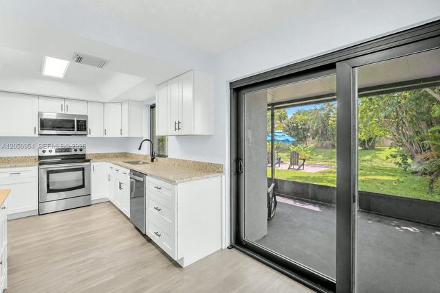 3950 SW 82nd Terrace, Davie, FL 33328