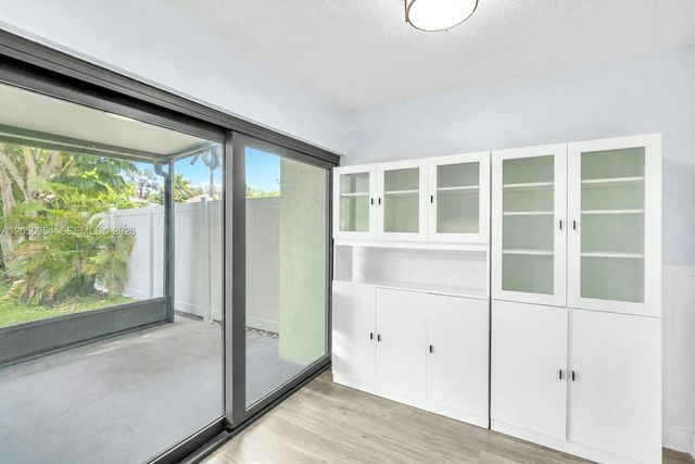 3950 SW 82nd Terrace, Davie, FL 33328