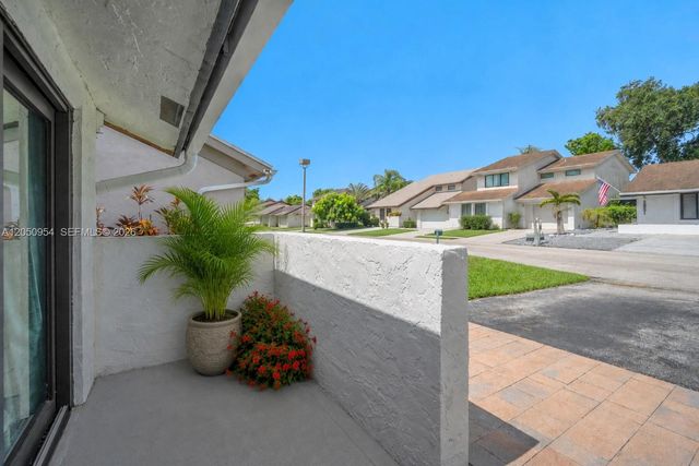 3950 SW 82nd Terrace, Davie, FL 33328