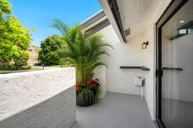 3950 SW 82nd Terrace, Davie, FL 33328