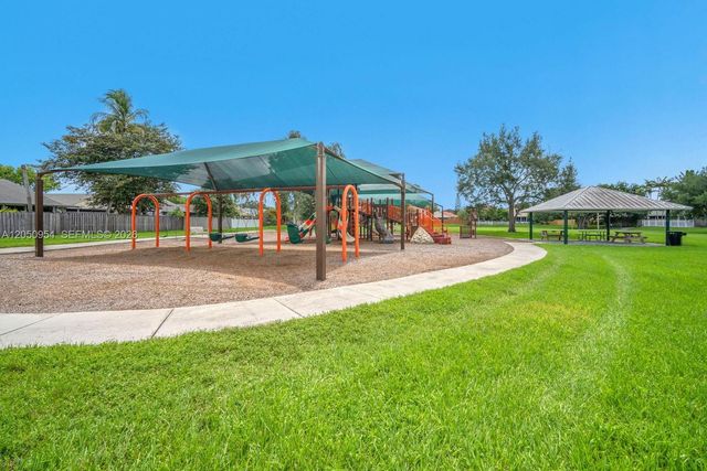 3950 SW 82nd Terrace, Davie, FL 33328