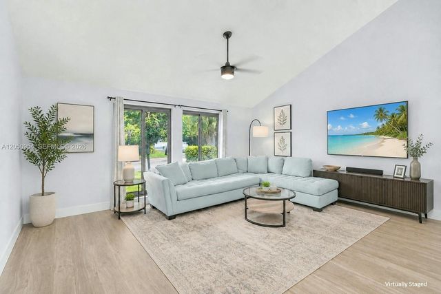 3950 SW 82nd Terrace, Davie, FL 33328