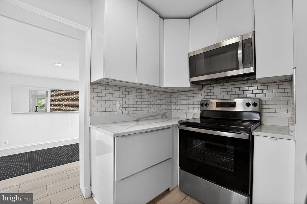 Image 17 of property listing at 8803 58TH AVE, Berwyn Heights, MD 20740
