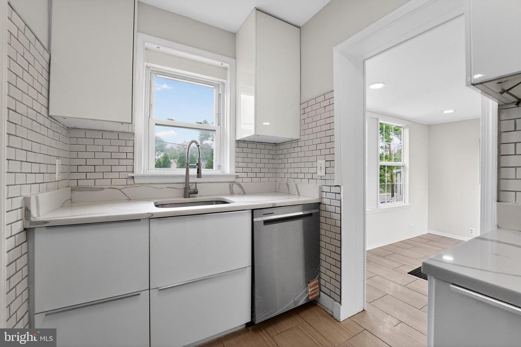Image 18 of property listing at 8803 58TH AVE, Berwyn Heights, MD 20740