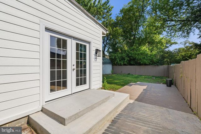5202 KENESAW ST, College Park, MD 20740