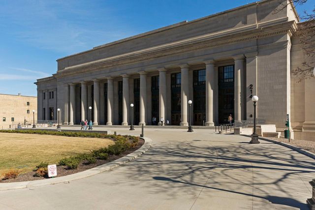 214 4th Street E 103, Saint Paul, MN 55101