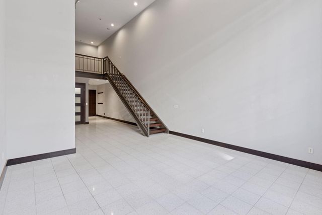 214 4th Street E 103, Saint Paul, MN 55101