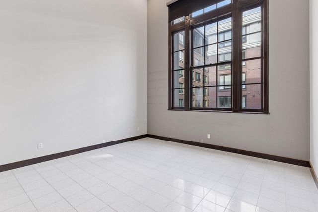 214 4th Street E 103, Saint Paul, MN 55101