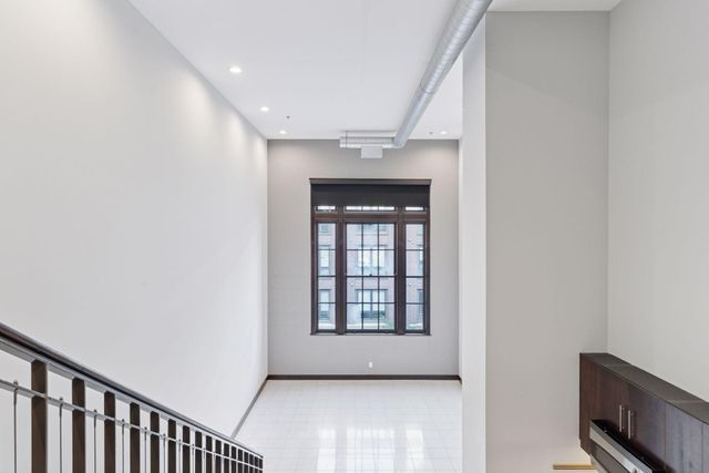 214 4th Street E 103, Saint Paul, MN 55101