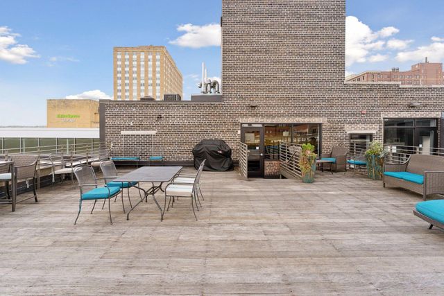 214 4th Street E 103, Saint Paul, MN 55101