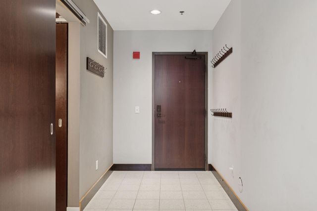 214 4th Street E 103, Saint Paul, MN 55101