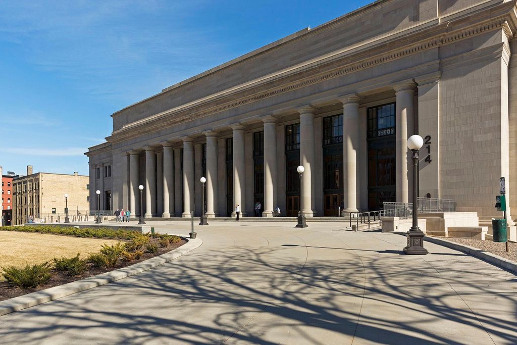 214 4th Street E 103, Saint Paul, MN 55101