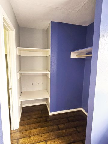 11879 Algonquin Drive W, Houston, TX 77089