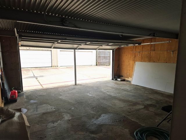 11879 Algonquin Drive W, Houston, TX 77089