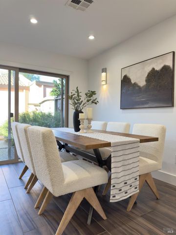 962 Marina Dr, Napa, CA 94559