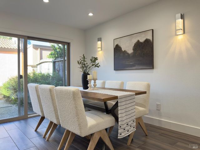 962 Marina Dr, Napa, CA 94559