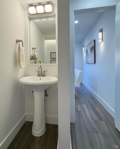 962 Marina Dr, Napa, CA 94559