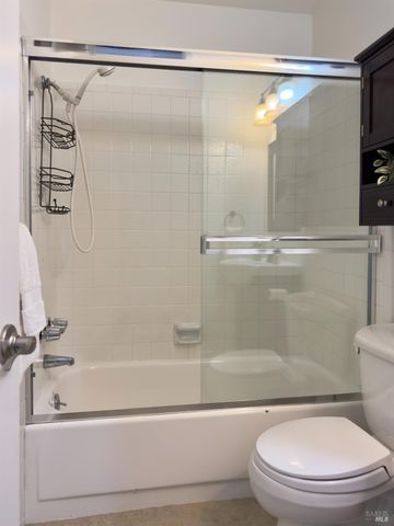 962 Marina Dr, Napa, CA 94559