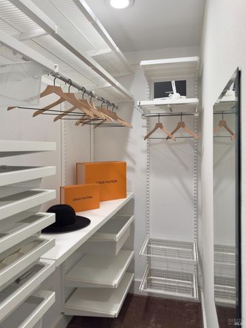 962 Marina Dr, Napa, CA 94559