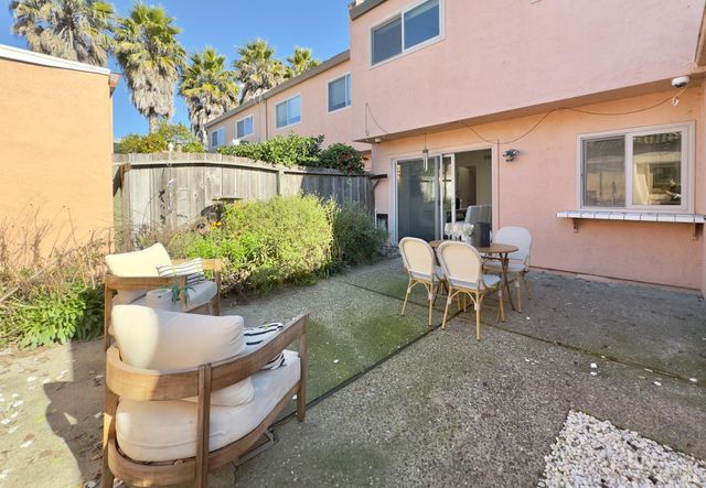 962 Marina Dr, Napa, CA 94559